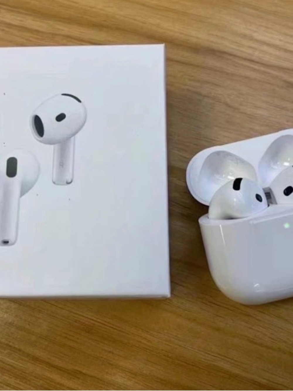 Apple White True Wireless Earbuds with Charging Case